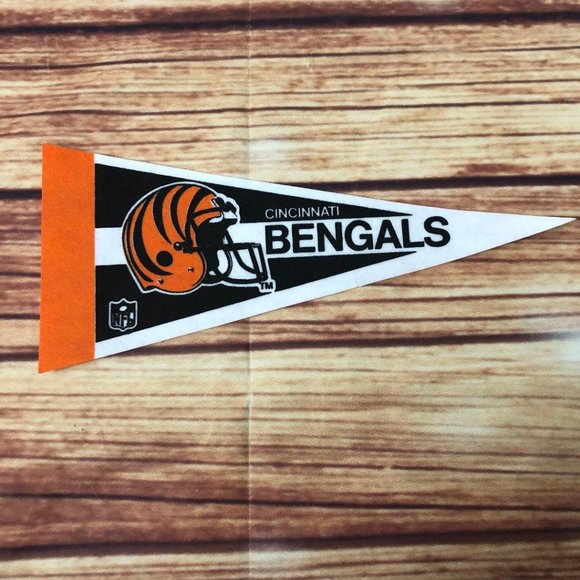 Vintage 90s NFL Football Mini Felt Pennant 4"x9" Cincinnati Bengals - Picture 1 of 4